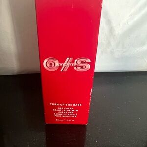 O/S ONE/SIZE Turn Up The Base Fair 1 Neutral Undertones